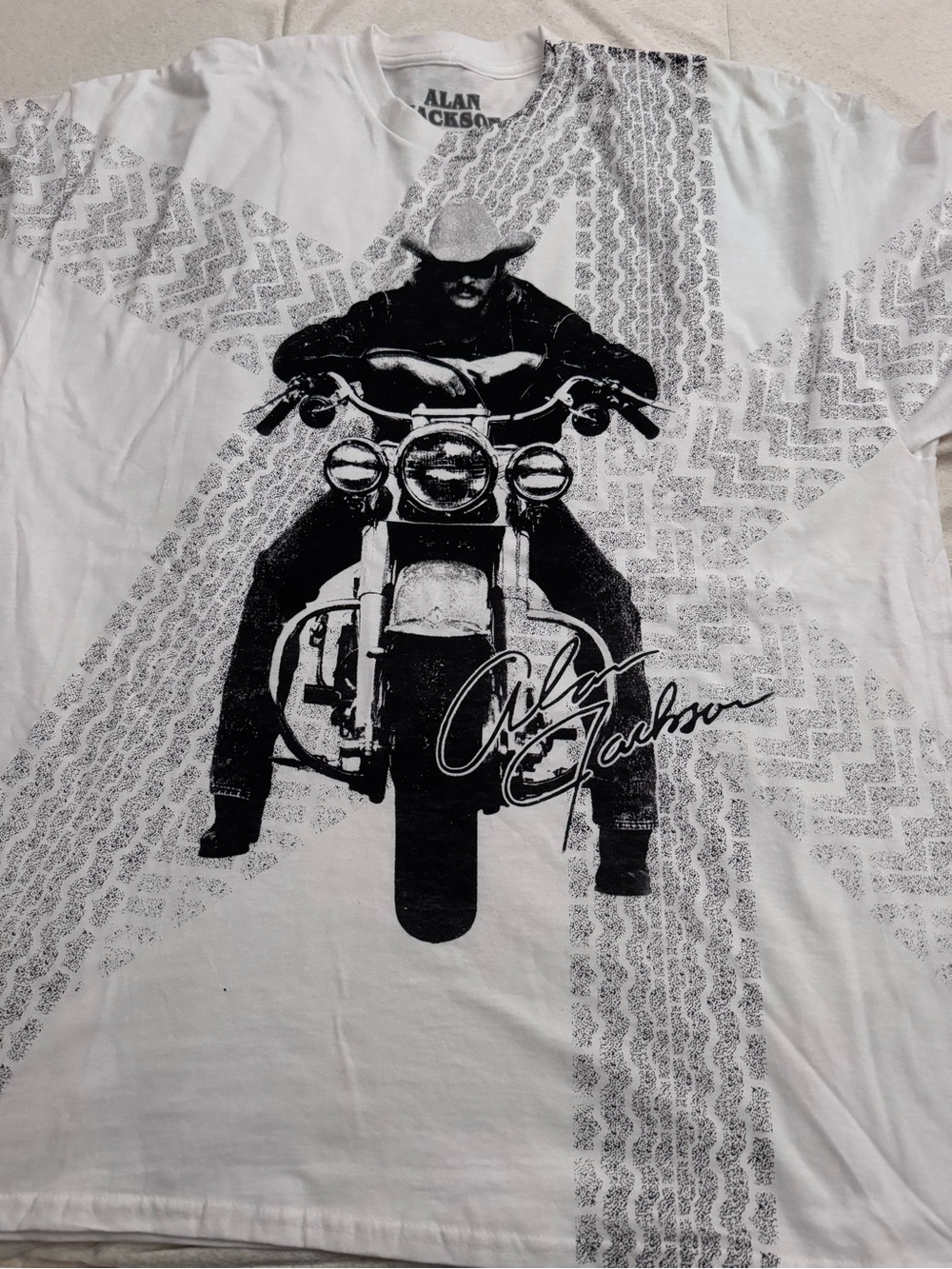 Alan JACKSON Last concert in Nashville- NEW White & Black Motorcycle Graphic Tee